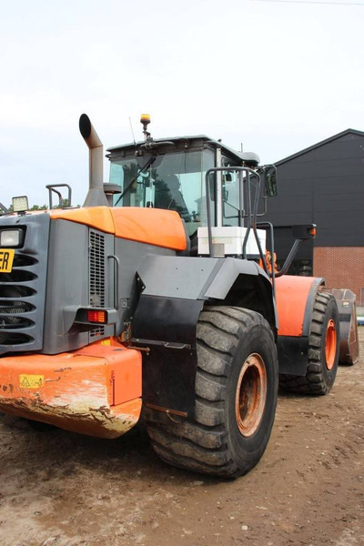 Hitachi ZW250 - Riteņu iekrāvējs: foto 5 Hitachi ZW250 - Riteņu iekrāvējs: foto 5