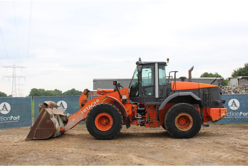 Hitachi ZW250 - Riteņu iekrāvējs: foto 2 Hitachi ZW250 - Riteņu iekrāvējs: foto 2