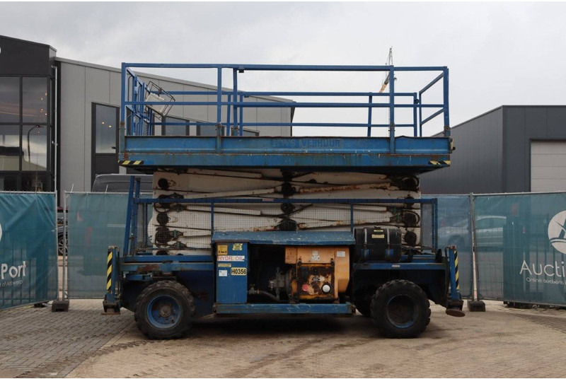 Holland lift COMBISTAR B-195DL25-4WD/P/N - Šķērveida pacēlājs: foto 2 Holland lift COMBISTAR B-195DL25-4WD/P/N - Šķērveida pacēlājs: foto 2