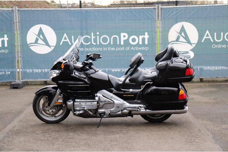 Honda GL1800 - Motocikls: foto 2 Honda GL1800 - Motocikls: foto 2