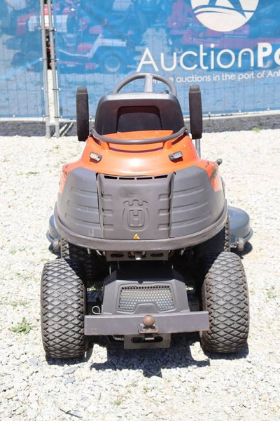 Husqvarna 422Ts AWD - Zāles pļāvējs: foto 5 Husqvarna 422Ts AWD - Zāles pļāvējs: foto 5