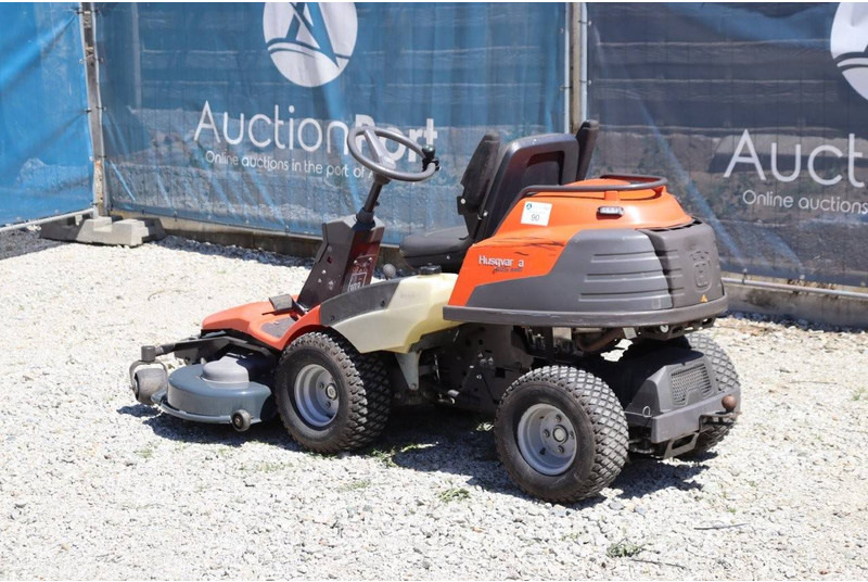 Husqvarna 422Ts AWD - Zāles pļāvējs: foto 3 Husqvarna 422Ts AWD - Zāles pļāvējs: foto 3