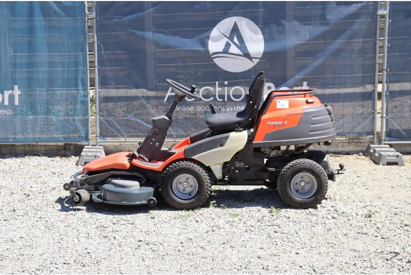 Husqvarna 422Ts AWD - Zāles pļāvējs: foto 2 Husqvarna 422Ts AWD - Zāles pļāvējs: foto 2