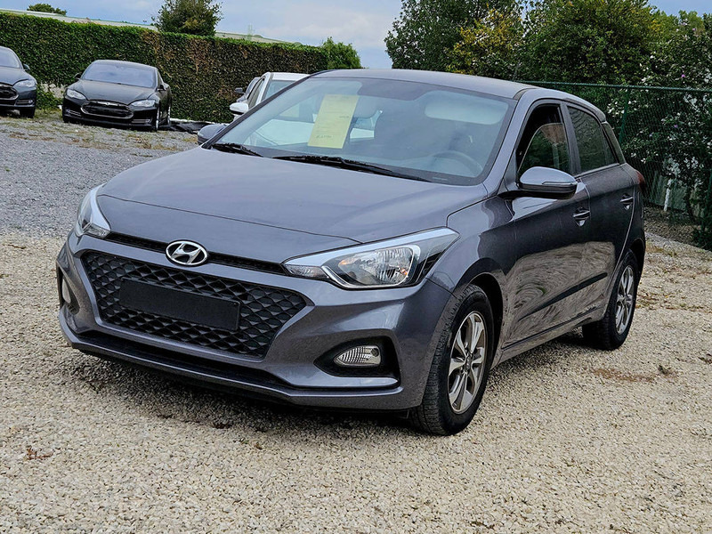 Hyundai i20 1.2 - Sedans: foto 1 Hyundai i20 1.2 - Sedans: foto 1