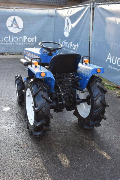 Iseki TU1500F - Traktors: foto 4 Iseki TU1500F - Traktors: foto 4