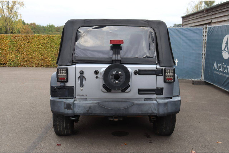 Jeep Wrangler Sport - SUV: foto 5 Jeep Wrangler Sport - SUV: foto 5