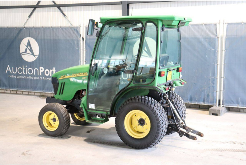 John Deere 2320 - Traktors: foto 3 John Deere 2320 - Traktors: foto 3
