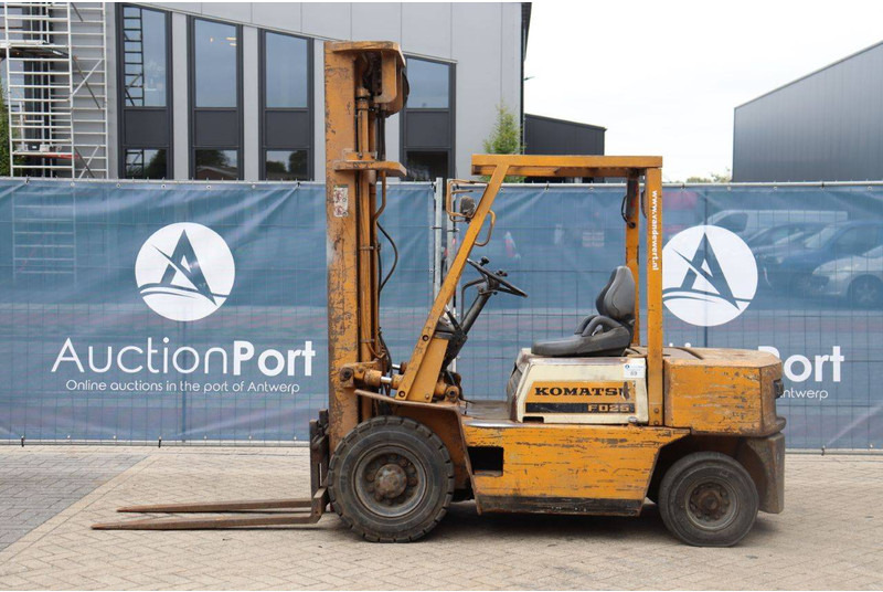 Komatsu FD-25-8 - Dīzeļiekrāvējs: foto 2 Komatsu FD-25-8 - Dīzeļiekrāvējs: foto 2