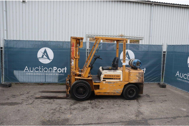 Komatsu FG30-8 - Gāzes iekrāvējs: foto 1 Komatsu FG30-8 - Gāzes iekrāvējs: foto 1