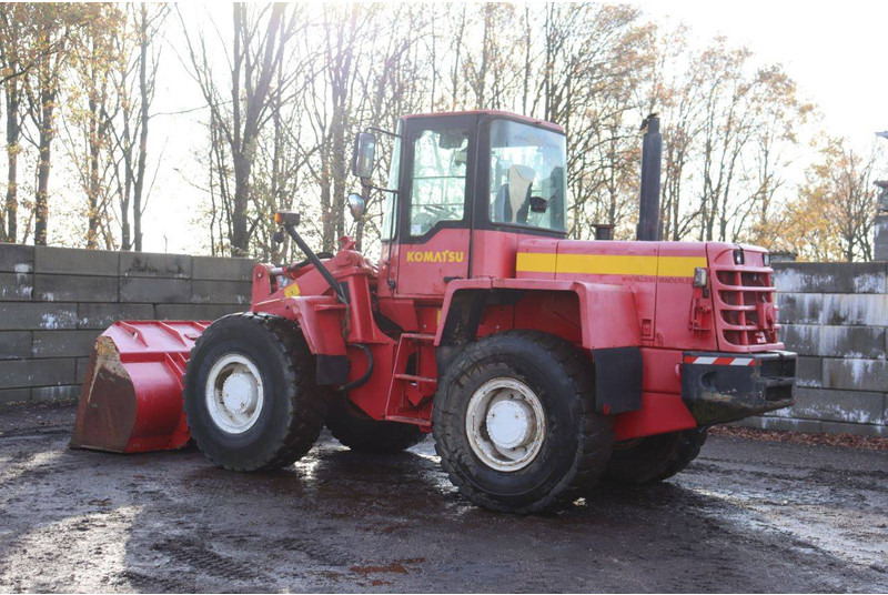 Komatsu WA 270-3 - Riteņu iekrāvējs: foto 3 Komatsu WA 270-3 - Riteņu iekrāvējs: foto 3