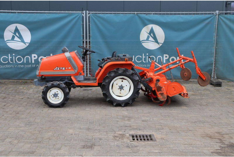 Kubota A-15 - Traktors: foto 2 Kubota A-15 - Traktors: foto 2
