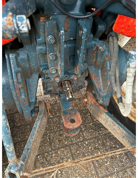 Kubota B1-14D - Traktors: foto 4 Kubota B1-14D - Traktors: foto 4
