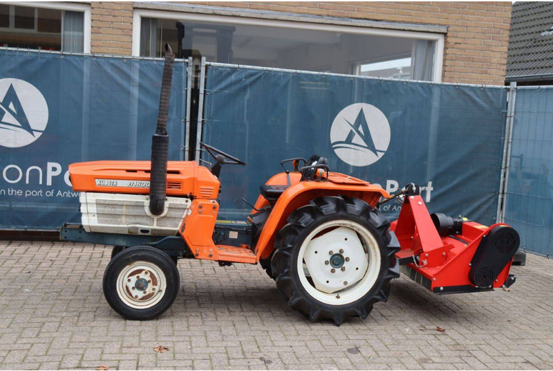 Kubota B1600 - Traktors: foto 1 Kubota B1600 - Traktors: foto 1