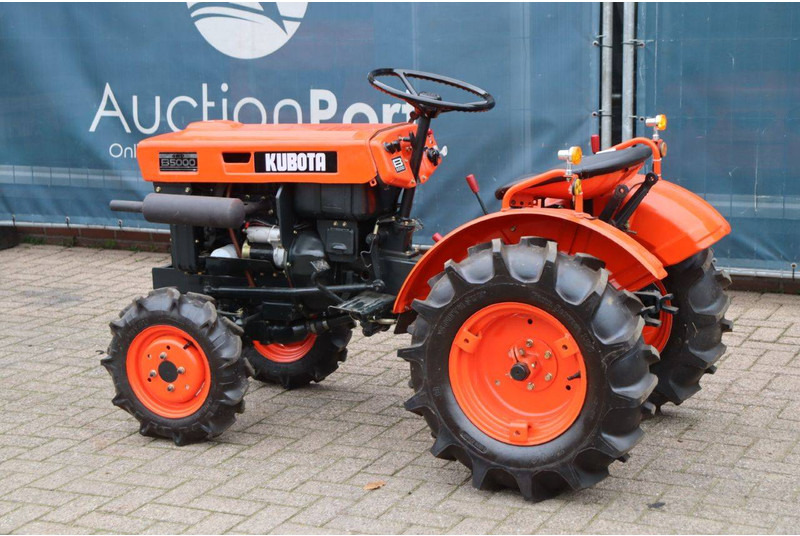 Kubota B5000 - Traktors: foto 3 Kubota B5000 - Traktors: foto 3