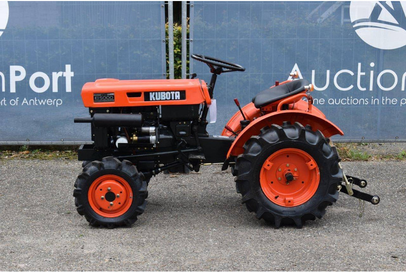 Kubota B5000 - Traktors: foto 2 Kubota B5000 - Traktors: foto 2
