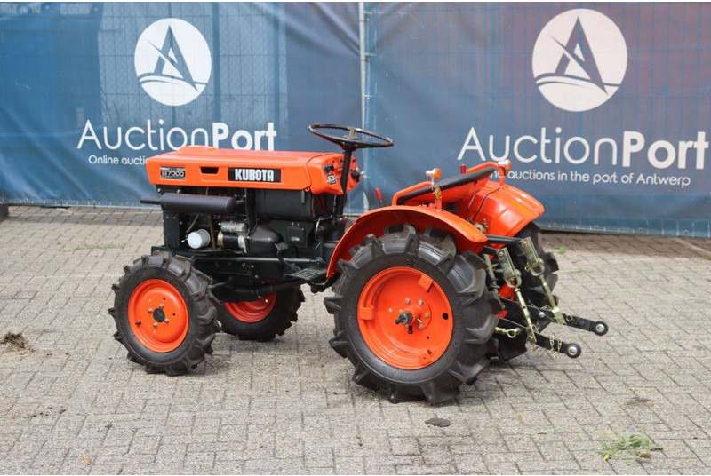 Kubota B7000 - Traktors: foto 3 Kubota B7000 - Traktors: foto 3