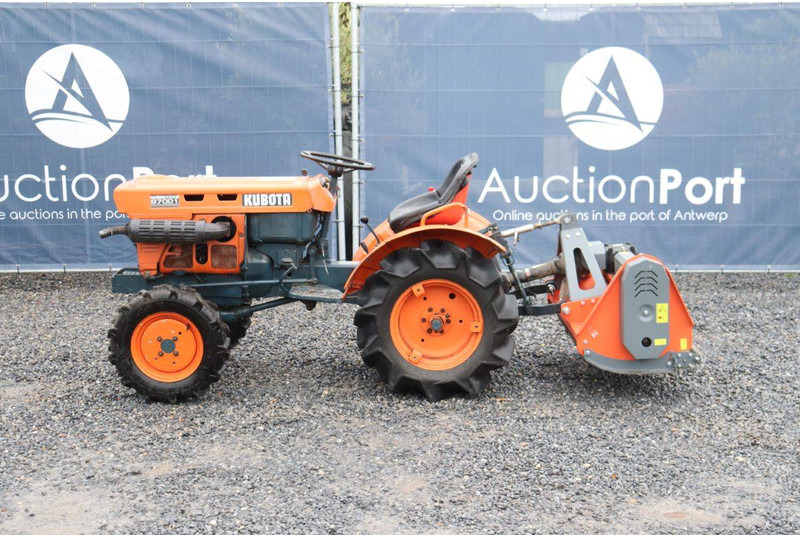 Kubota B7001 - Traktors: foto 2 Kubota B7001 - Traktors: foto 2