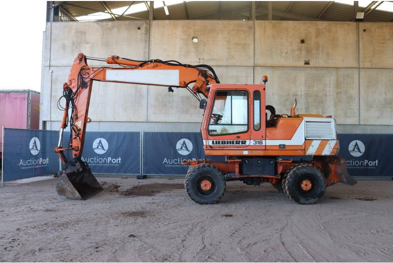 Liebherr A316 - Riteņu ekskavators: foto 2 Liebherr A316 - Riteņu ekskavators: foto 2