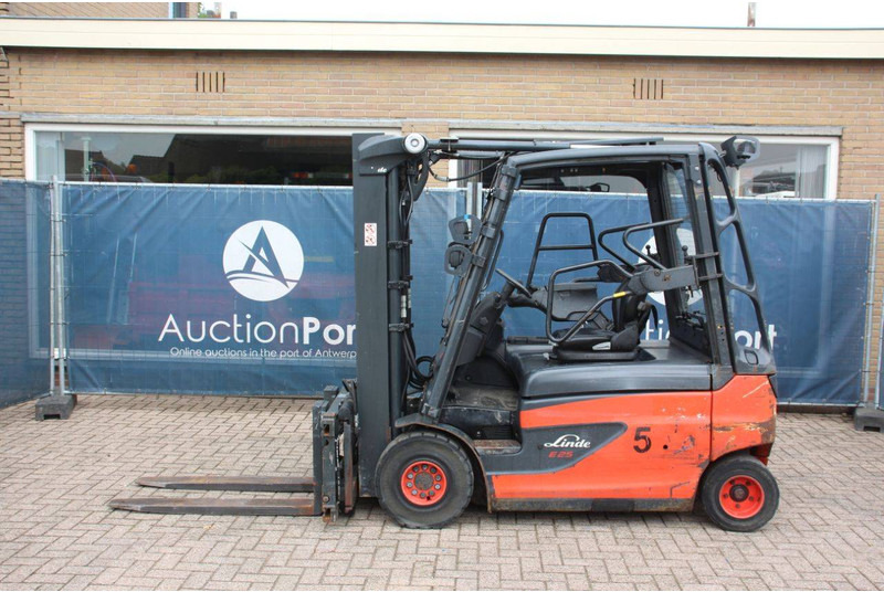 Linde E25L-01 - Elektroiekrāvējs: foto 2 Linde E25L-01 - Elektroiekrāvējs: foto 2