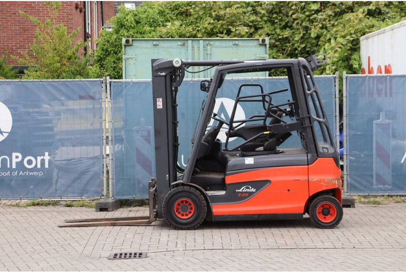 Linde E25L-01 Forklift - Elektroiekrāvējs: foto 2 Linde E25L-01 Forklift - Elektroiekrāvējs: foto 2
