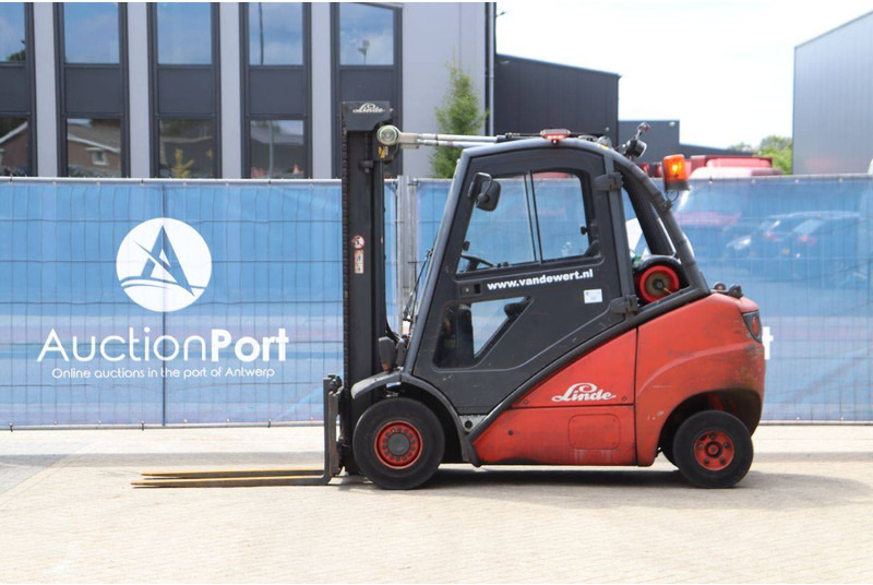 Linde H30T - Dīzeļiekrāvējs: foto 2 Linde H30T - Dīzeļiekrāvējs: foto 2