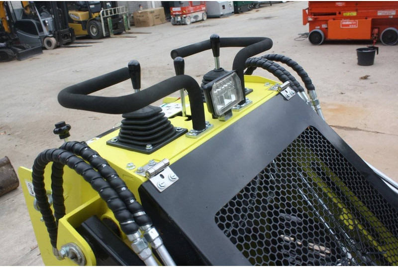 Machpro MPS330 - Kāpurķēžu iekrāvējs: foto 5 Machpro MPS330 - Kāpurķēžu iekrāvējs: foto 5