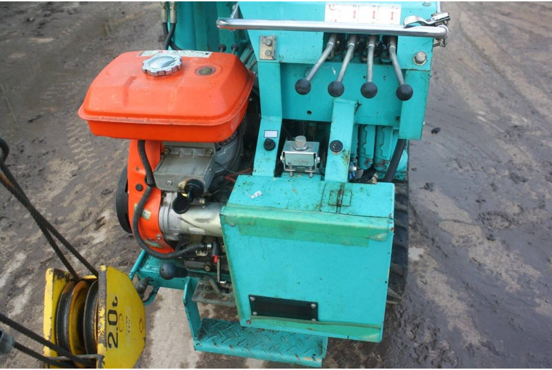 Kāpurķēžu celtnis Maeda 205: foto 6