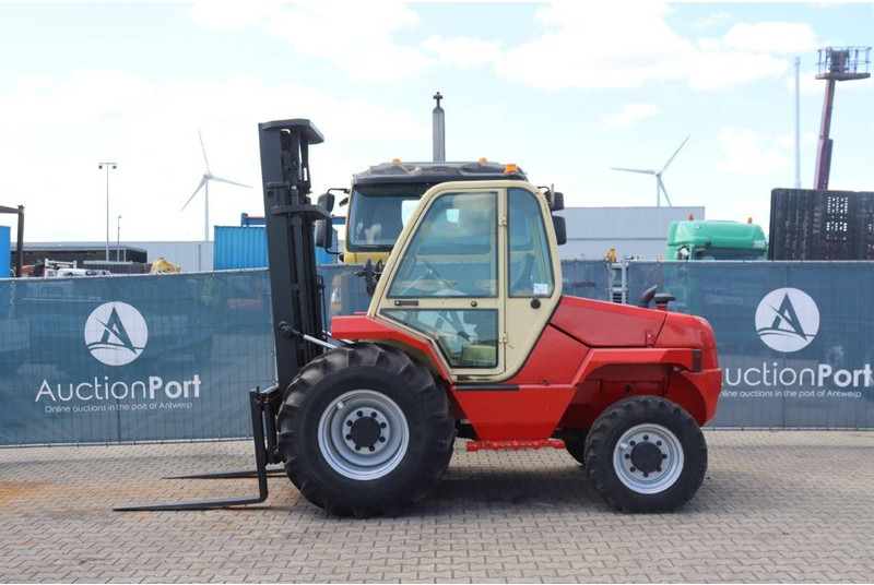Manitou M30-4 - Bezceļu autokrāvējs: foto 2 Manitou M30-4 - Bezceļu autokrāvējs: foto 2