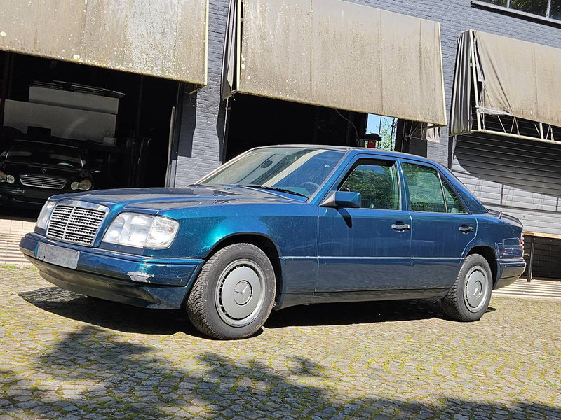Mercedes-Benz E-Klasse 200D Automatic - Vieglā automašīna: foto 2 Mercedes-Benz E-Klasse 200D Automatic - Vieglā automašīna: foto 2