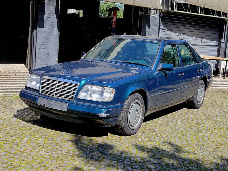 Mercedes-Benz E-Klasse 200D Automatic - Vieglā automašīna: foto 1 Mercedes-Benz E-Klasse 200D Automatic - Vieglā automašīna: foto 1