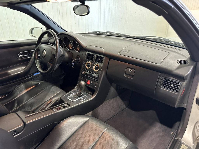 Vieglā automašīna Mercedes-Benz SLK SLK230 KOMPRESSOR: foto 16 Vieglā automašīna Mercedes-Benz SLK SLK230 KOMPRESSOR: foto 16