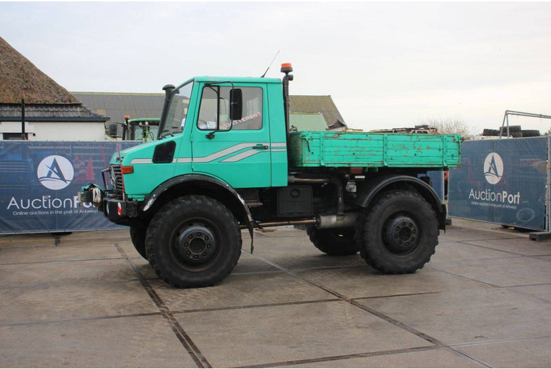 Mercedes-Benz Unimog 1300 - Bortu kravas automašīna/ Platforma: foto 1 Mercedes-Benz Unimog 1300 - Bortu kravas automašīna/ Platforma: foto 1