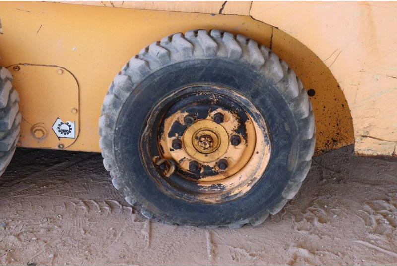 Riteņu iekrāvējs Mustang SL2012: foto 12 Riteņu iekrāvējs Mustang SL2012: foto 12