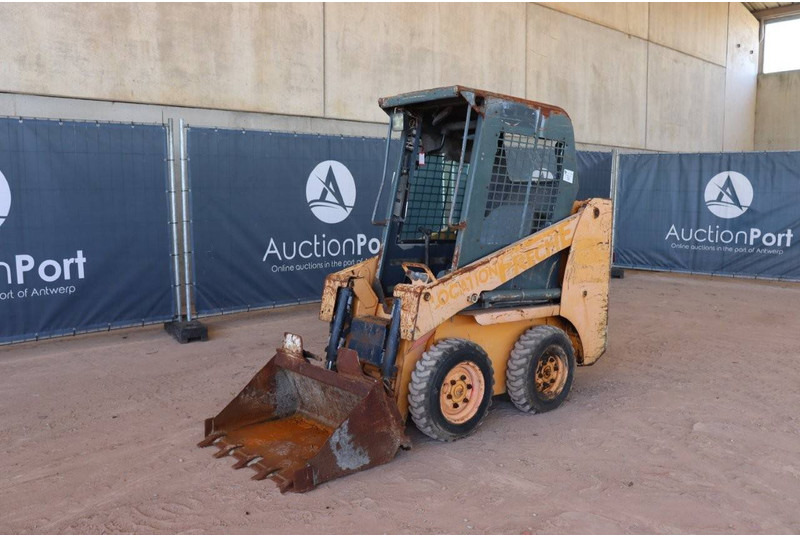 Riteņu iekrāvējs Mustang SL2012: foto 8