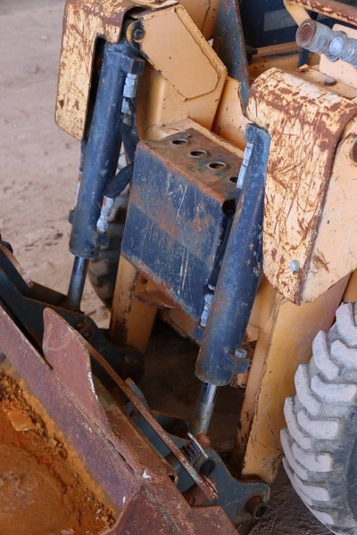 Riteņu iekrāvējs Mustang SL2012: foto 10 Riteņu iekrāvējs Mustang SL2012: foto 10