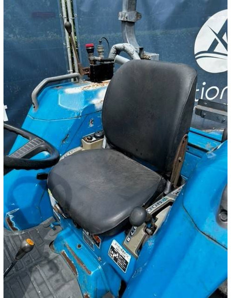 New Holland 2200 - Traktors: foto 3 New Holland 2200 - Traktors: foto 3