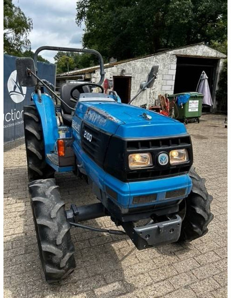 New Holland 2200 - Traktors: foto 5 New Holland 2200 - Traktors: foto 5