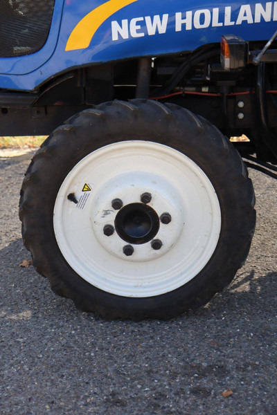 Traktors New Holland BOOMER 35: foto 14