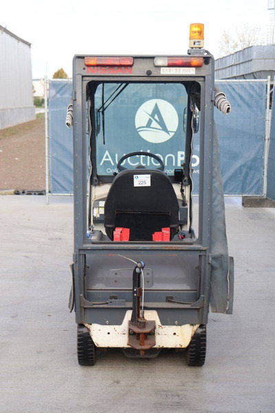 Nissan 4CBT2 - Elektroiekrāvējs: foto 5 Nissan 4CBT2 - Elektroiekrāvējs: foto 5