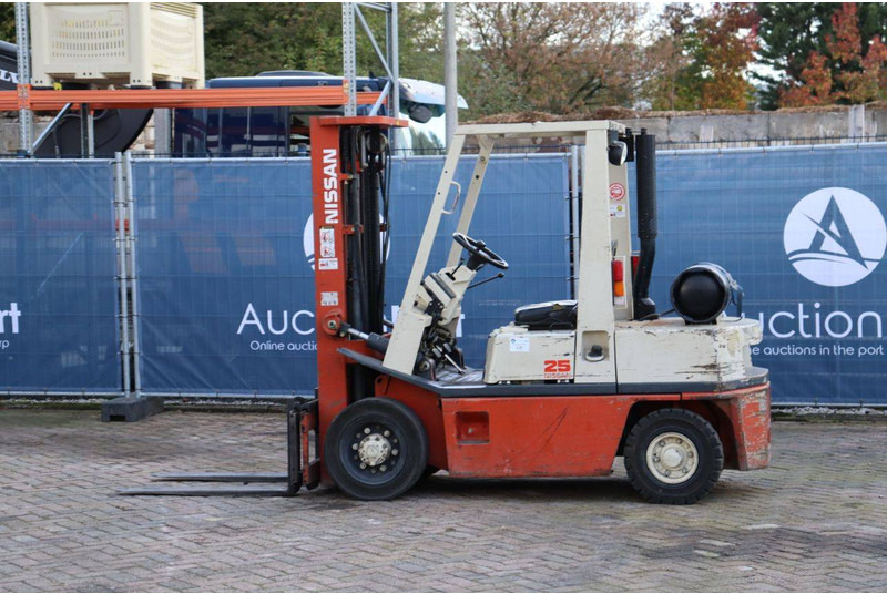 Nissan PH02A25U - Gāzes iekrāvējs: foto 3 Nissan PH02A25U - Gāzes iekrāvējs: foto 3