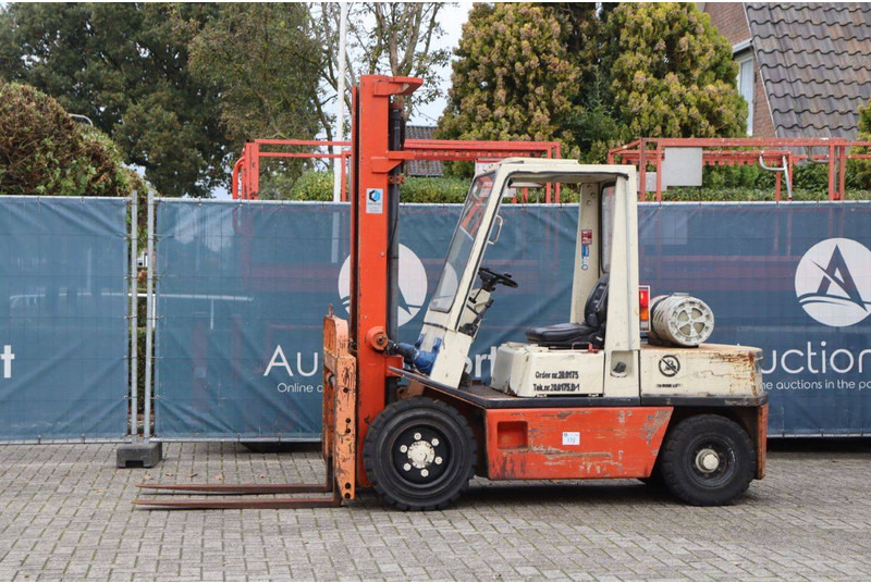 Nissan RGH 02A-30U - Gāzes iekrāvējs: foto 1 Nissan RGH 02A-30U - Gāzes iekrāvējs: foto 1