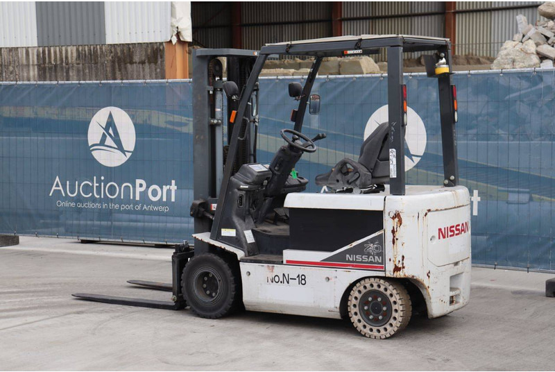 Nissan T1B2 - Elektroiekrāvējs: foto 3 Nissan T1B2 - Elektroiekrāvējs: foto 3