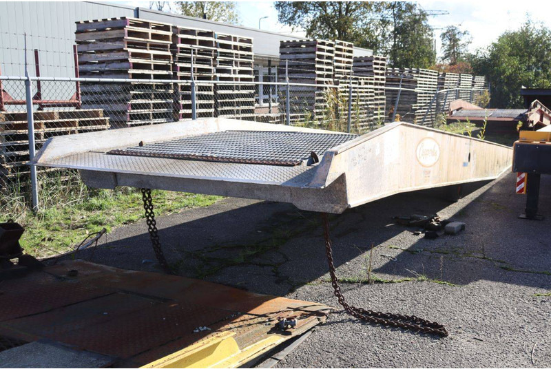 Onbekend - Puspiekabe noņemamā virsbūve/ Konteineru vedējs: foto 1 Onbekend - Puspiekabe noņemamā virsbūve/ Konteineru vedējs: foto 1