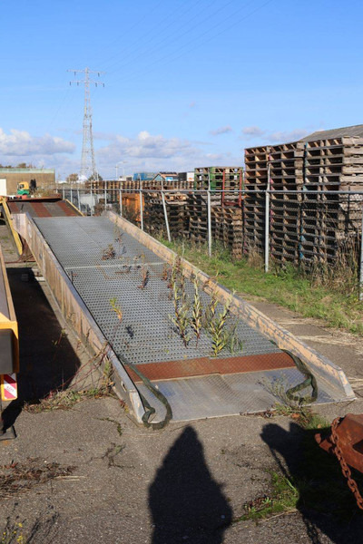 Onbekend - Puspiekabe noņemamā virsbūve/ Konteineru vedējs: foto 2 Onbekend - Puspiekabe noņemamā virsbūve/ Konteineru vedējs: foto 2