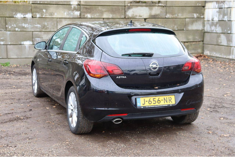 Opel Astra - Sedans: foto 4 Opel Astra - Sedans: foto 4