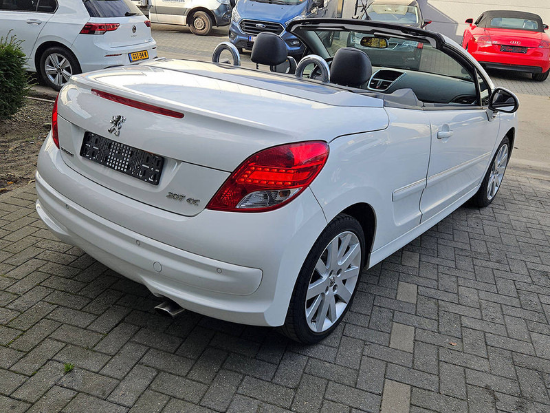 Peugeot 207 CC 1.6 VTI - Sedans: foto 3 Peugeot 207 CC 1.6 VTI - Sedans: foto 3