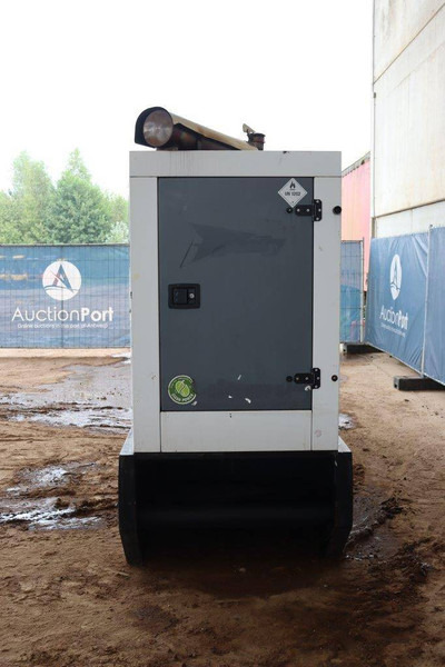 SDMO R165 - Elektroģenerators: foto 5 SDMO R165 - Elektroģenerators: foto 5