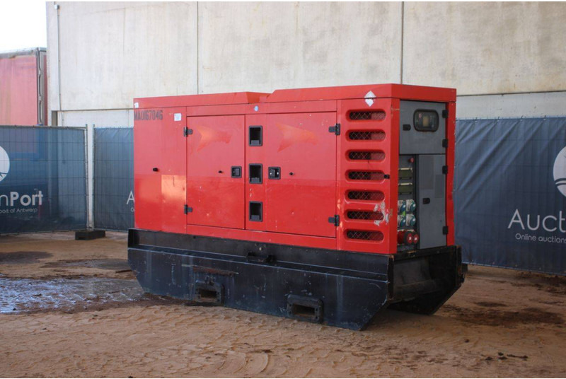 SDMO R220 - Elektroģenerators: foto 3 SDMO R220 - Elektroģenerators: foto 3