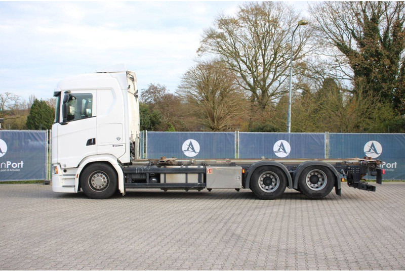 Scania S590VB 6x2NB - Šasija kravas automašīna: foto 2 Scania S590VB 6x2NB - Šasija kravas automašīna: foto 2