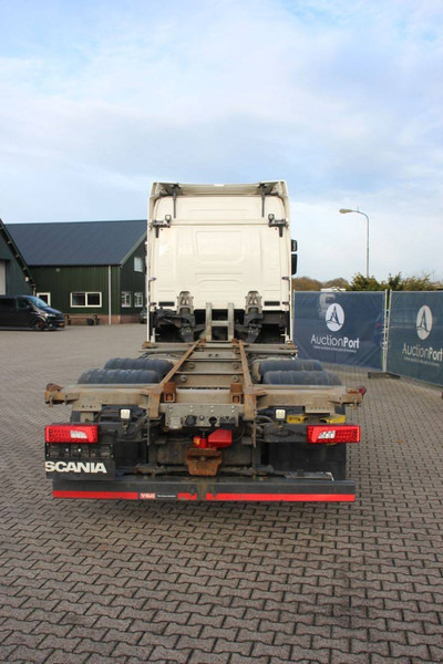 Scania S590VB 6x2NB - Šasija kravas automašīna: foto 4 Scania S590VB 6x2NB - Šasija kravas automašīna: foto 4